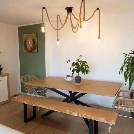 Moderne Maisonettewohnung *